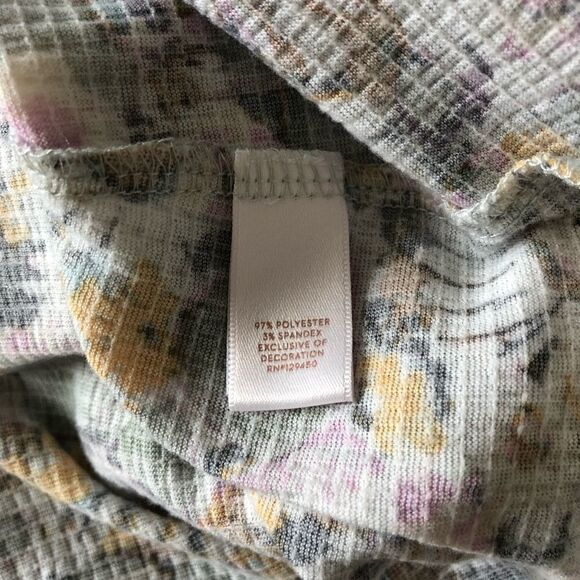 LC Lauren Conrad Daisy Floral Print Short Sleeve Keyhole Tie Back Top - Picture 7 of 7